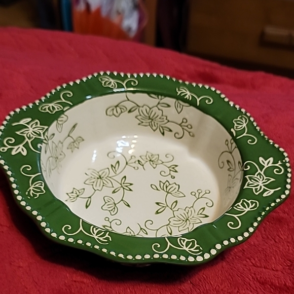 Set of 2 Green Floral Lace Side / Salad Bowls. - Picture 2 of 5